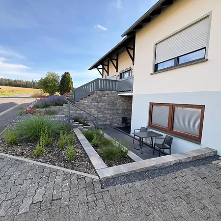 Apartment Maxi-apartment Bodanum - Mit Eigener Terrasse - Naturnahe Ortsrandlage - Vdsl - 10 Min Zum Nürburgring