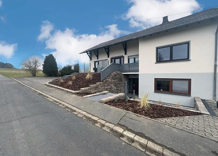Maxi-apartment Bodanum - Mit Eigener Terrasse - Naturnahe Ortsrandlage - Vdsl - 10 Min Zum Nuerburgring Bodenbach